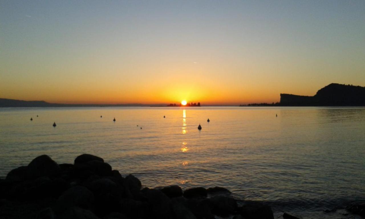 Casa Vacanze Gardiolina San Felice del Benaco Bagian luar foto