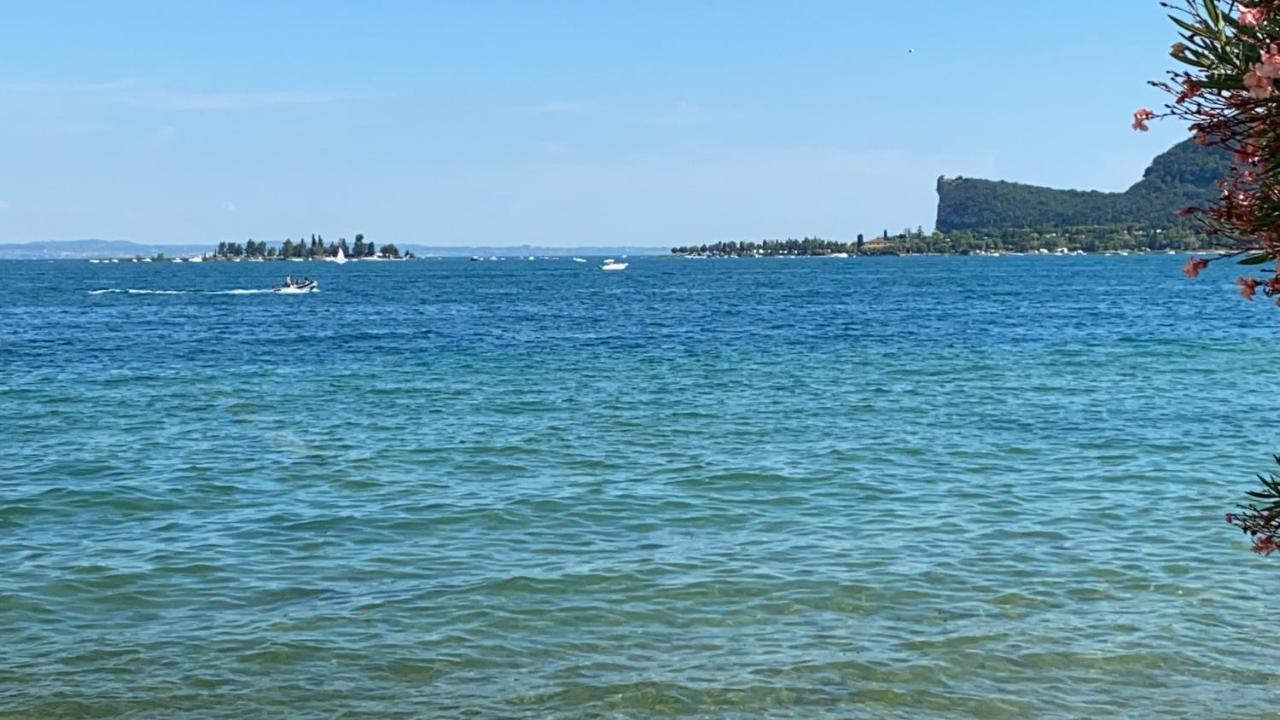Casa Vacanze Gardiolina San Felice del Benaco Bagian luar foto