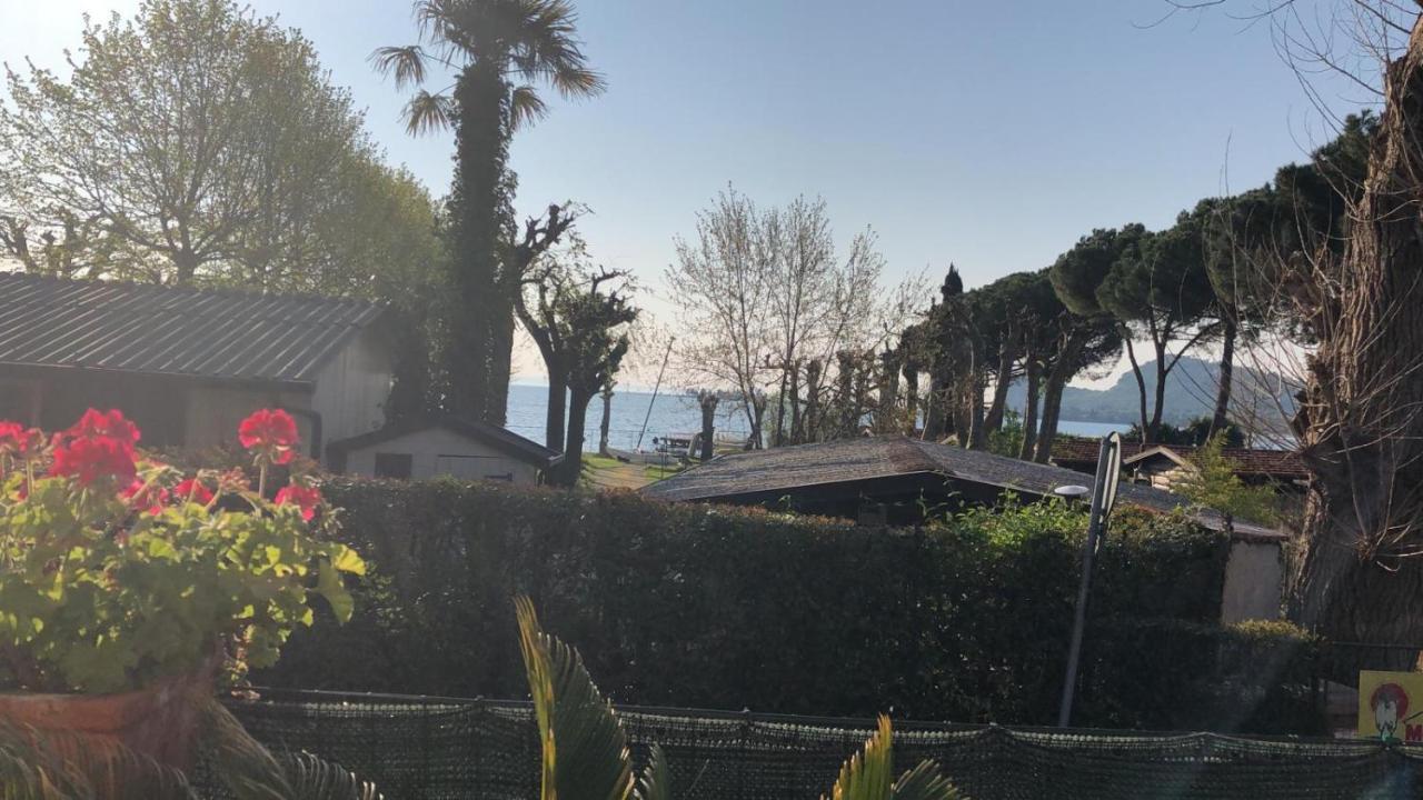 Casa Vacanze Gardiolina San Felice del Benaco Bagian luar foto