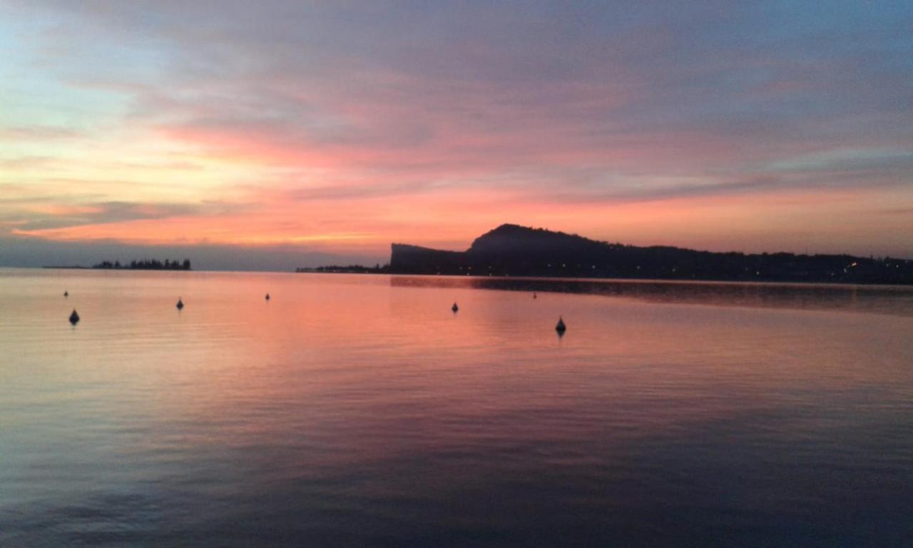 Casa Vacanze Gardiolina San Felice del Benaco Bagian luar foto